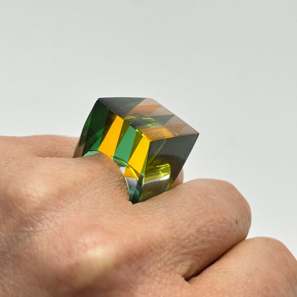 Vintage 60s Mod Lucite Dome Ring Green Yellow Retro Futuristic Size 6 - Picture 5 of 8